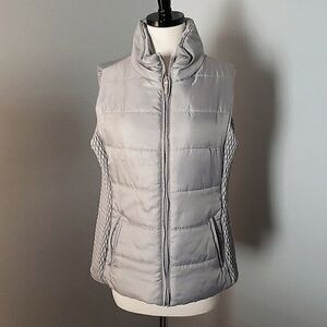 LIZ CLAIBORNE GRAY SILVER PUFFER SKI VEST STRETCHY WEAVE SIDE PATTERN PO…